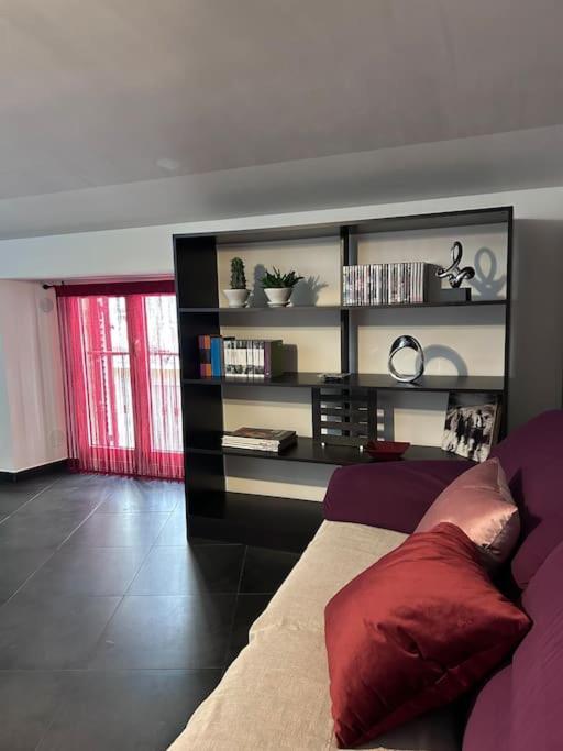 Elegante Appartamento Privato In Palazzo Storico Del XVIII - Pieno Centro Nicosia Exterior photo